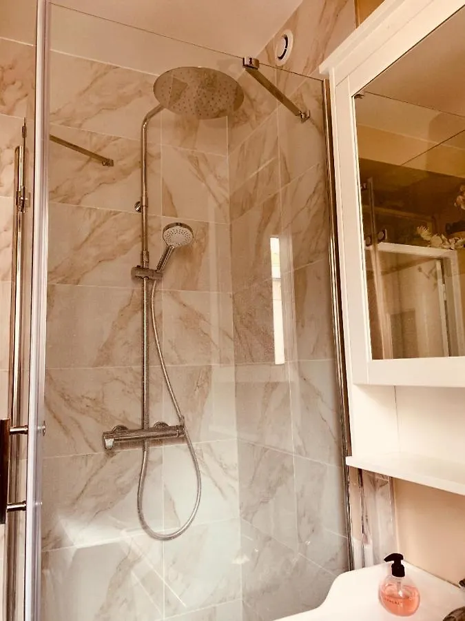 홈스테이 Parisian Style Private With Shared Bathroom Near Bastille And Gare De Lyon 파리